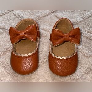 Girls Slip On Brown Dress Shoes - Gold Edge & Adjustable Strap W/ Bow, Size 4.5